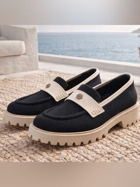 Vivaia Francesca Chunky Loafer Black & Cream Platform Lug Sole 37 Size 6.5 NWOT